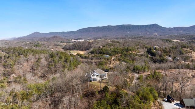 3467 Caywood Road, Dandridge, TN 37725