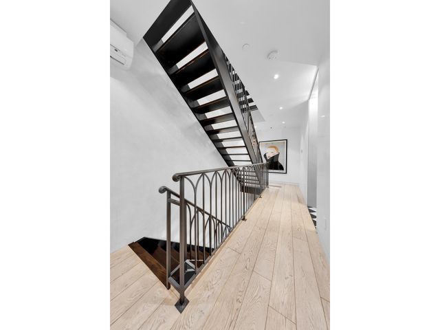 141 W 95TH Street, New York City, NY 10025