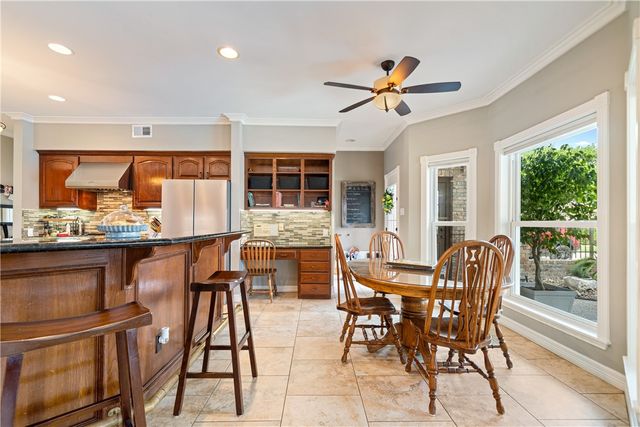 6233 Bourbonais Dr, Corpus Christi, TX 78414