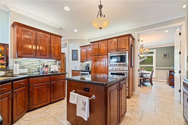 6233 Bourbonais Dr, Corpus Christi, TX 78414