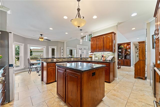 6233 Bourbonais Dr, Corpus Christi, TX 78414