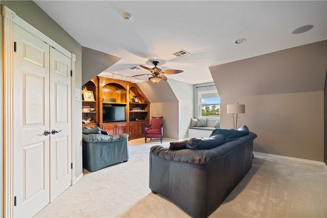 6233 Bourbonais Dr, Corpus Christi, TX 78414
