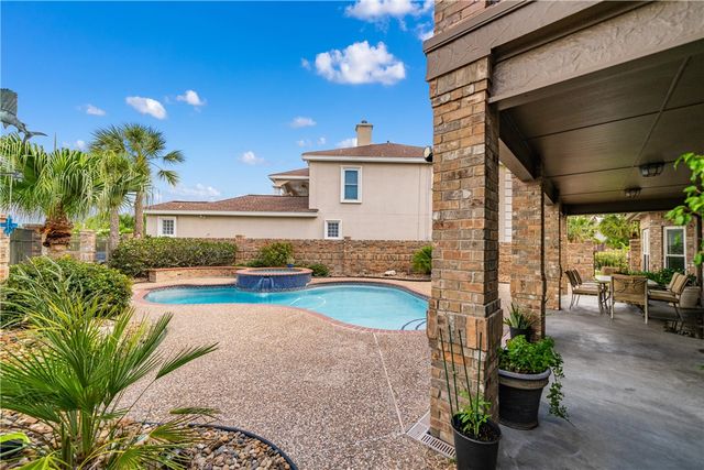 6233 Bourbonais Dr, Corpus Christi, TX 78414