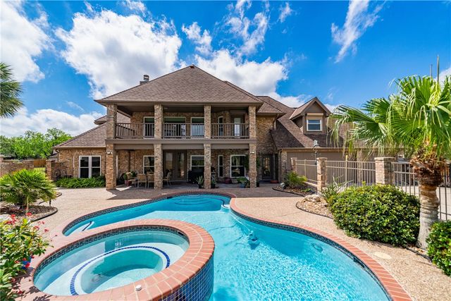 6233 Bourbonais Dr, Corpus Christi, TX 78414