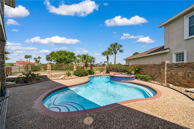 6233 Bourbonais Dr, Corpus Christi, TX 78414