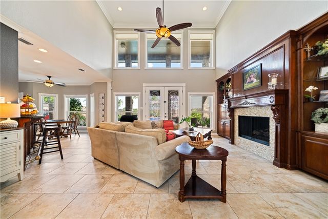 6233 Bourbonais Dr, Corpus Christi, TX 78414