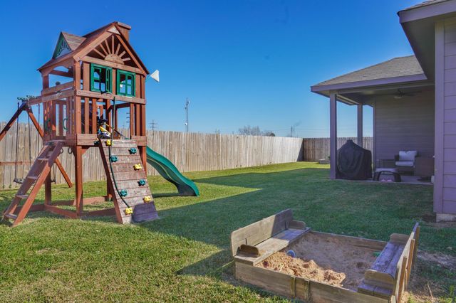 1115 Brahma Circle, East Bernard, TX 77435
