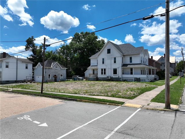 303 Loucks Ave, Scottdale, PA 15683