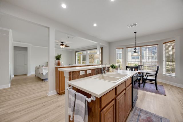 311 Rio Grande LOOP, Georgetown, TX 78628