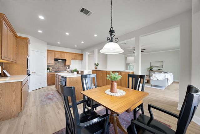 311 Rio Grande LOOP, Georgetown, TX 78628