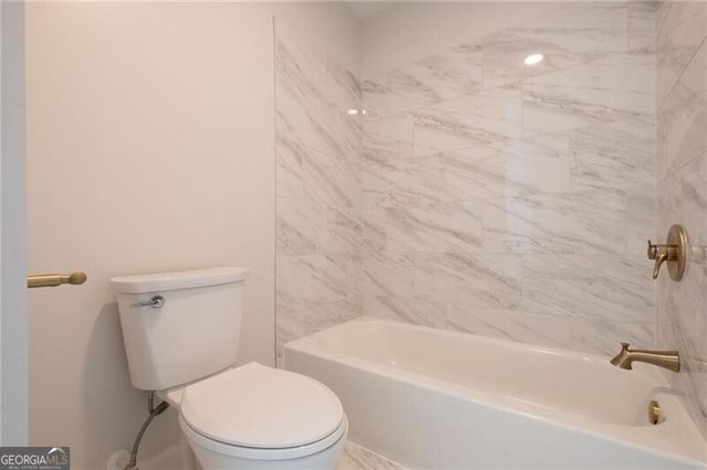 3798 Ashford Lake Court NE, Brookhaven, GA 30319