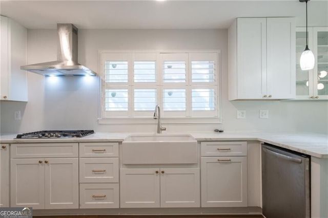 3798 Ashford Lake Court NE, Brookhaven, GA 30319