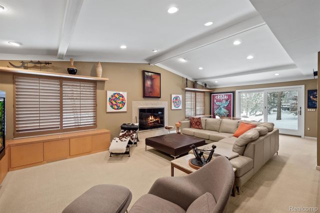 6018 Glen Eagles Drive, West Bloomfield Charter Township, MI 48323