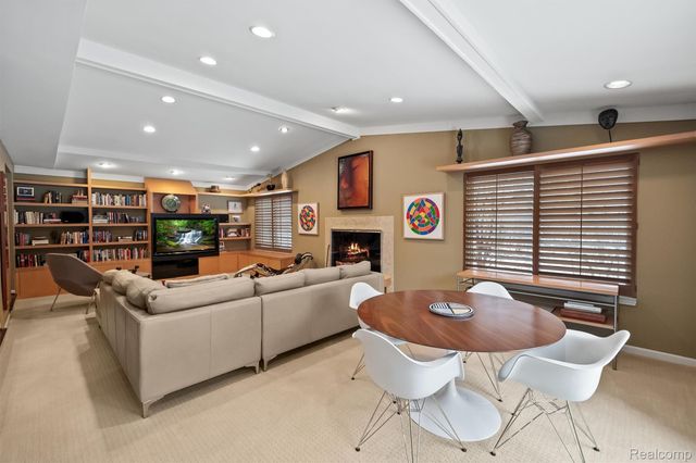 6018 Glen Eagles Drive, West Bloomfield Charter Township, MI 48323