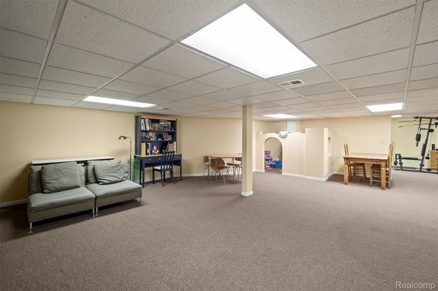 6018 Glen Eagles Drive, West Bloomfield Charter Township, MI 48323