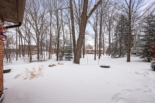 6018 Glen Eagles Drive, West Bloomfield Charter Township, MI 48323