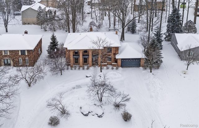 6018 Glen Eagles Drive, West Bloomfield Charter Township, MI 48323