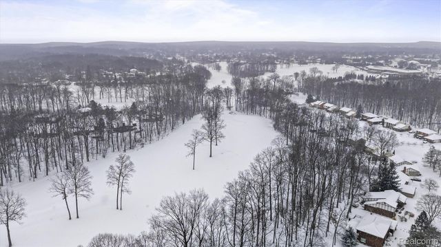 6018 Glen Eagles Drive, West Bloomfield Charter Township, MI 48323