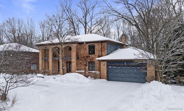 6018 Glen Eagles Drive, West Bloomfield Charter Township, MI 48323