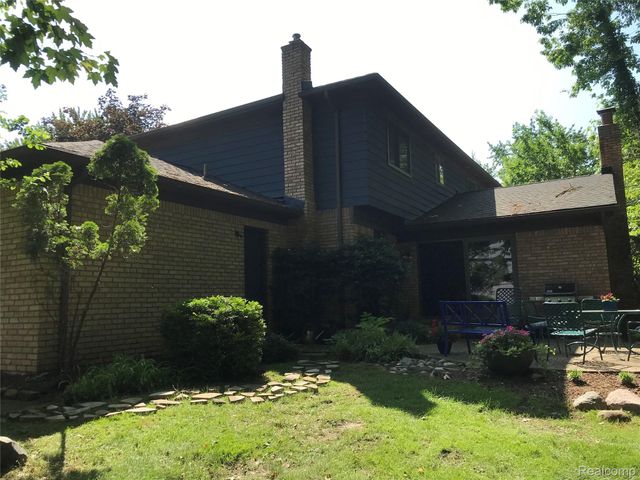 6018 Glen Eagles Drive, West Bloomfield Charter Township, MI 48323