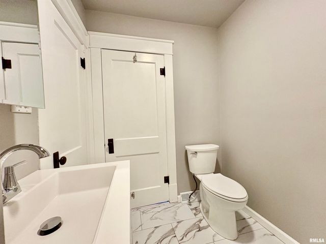 1517 S MAIN Street, Jacksonville, IL 62650