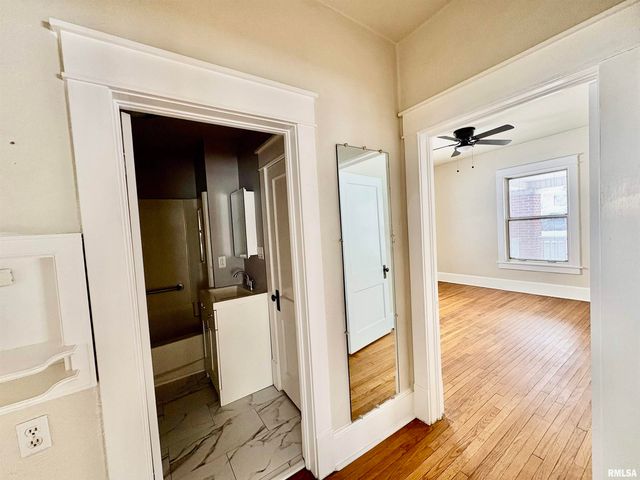 1517 S MAIN Street, Jacksonville, IL 62650