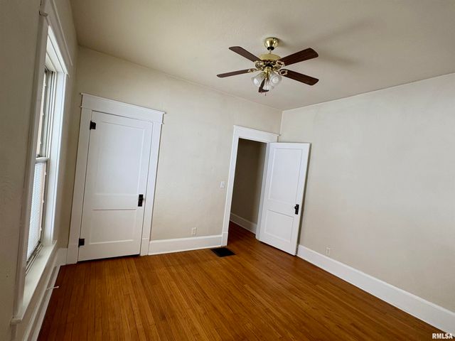 1517 S MAIN Street, Jacksonville, IL 62650