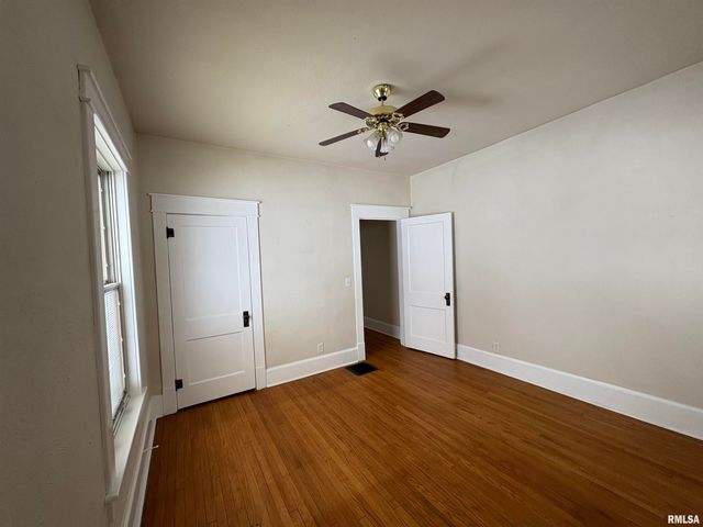 1517 S MAIN Street, Jacksonville, IL 62650