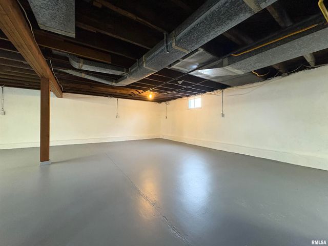 1517 S MAIN Street, Jacksonville, IL 62650