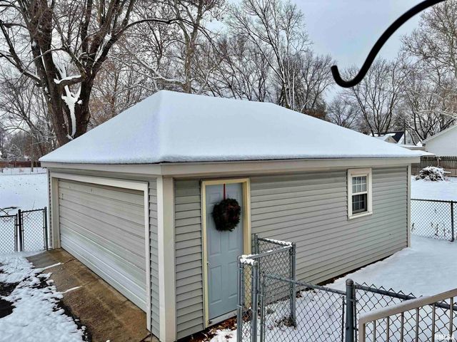 1517 S MAIN Street, Jacksonville, IL 62650