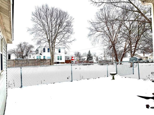 1517 S MAIN Street, Jacksonville, IL 62650