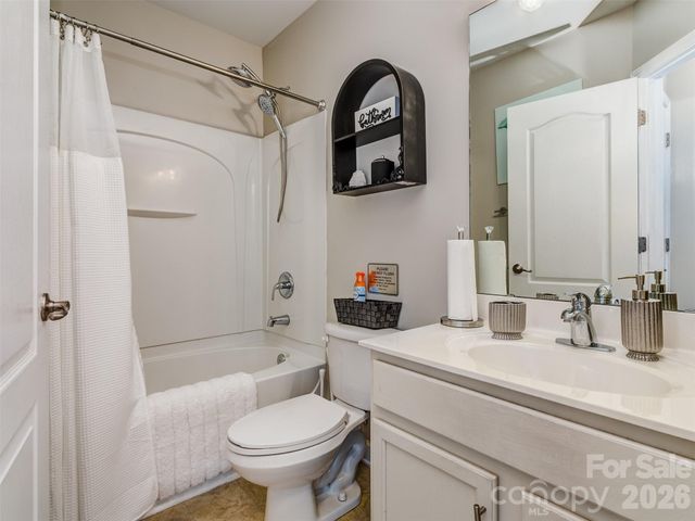 2074 Ayrsley Town Boulevard, Charlotte, NC 28273