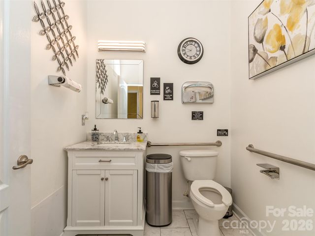 2074 Ayrsley Town Boulevard, Charlotte, NC 28273
