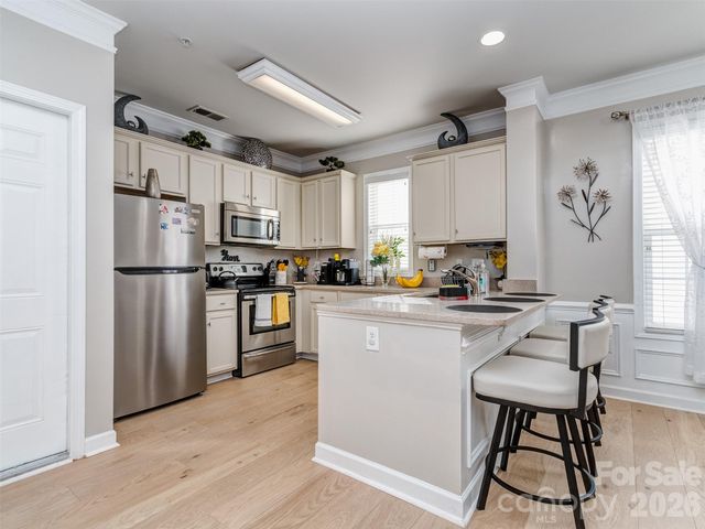 2074 Ayrsley Town Boulevard, Charlotte, NC 28273