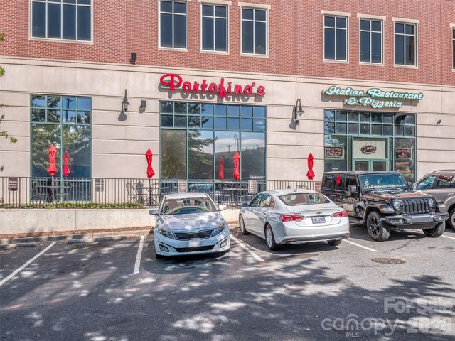 2074 Ayrsley Town Boulevard, Charlotte, NC 28273