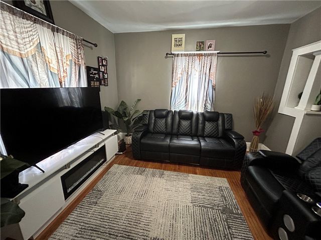 63 Roycroft Drive, Rochester, NY 14621