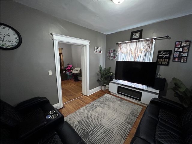 63 Roycroft Drive, Rochester, NY 14621