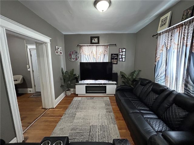 63 Roycroft Drive, Rochester, NY 14621