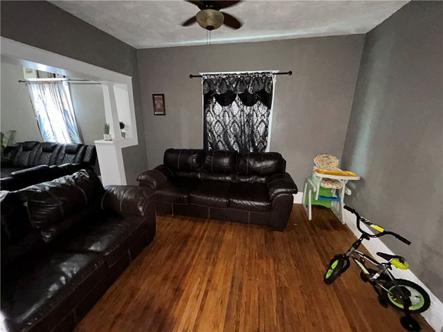 63 Roycroft Drive, Rochester, NY 14621