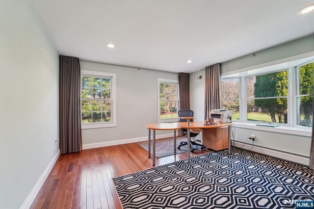 17 Riverside Lane, Holmdel, NJ 07733