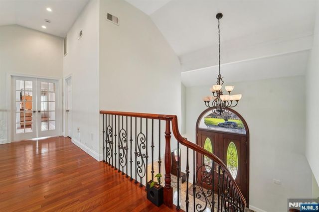 17 Riverside Lane, Holmdel, NJ 07733