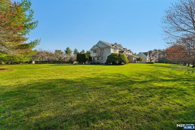 17 Riverside Lane, Holmdel, NJ 07733