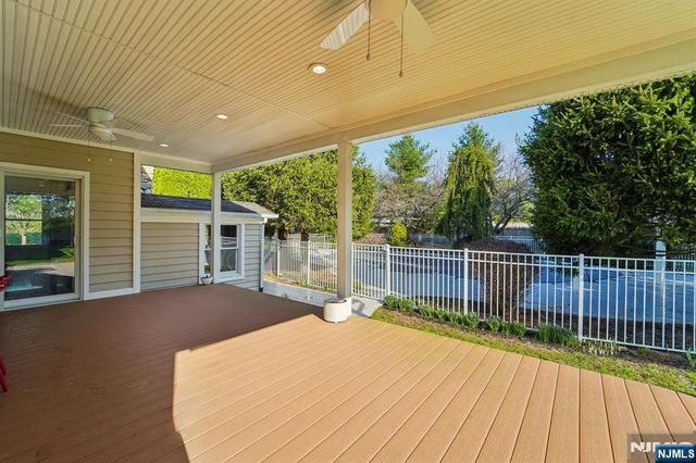 17 Riverside Lane, Holmdel, NJ 07733
