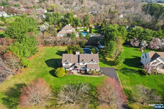 17 Riverside Lane, Holmdel, NJ 07733