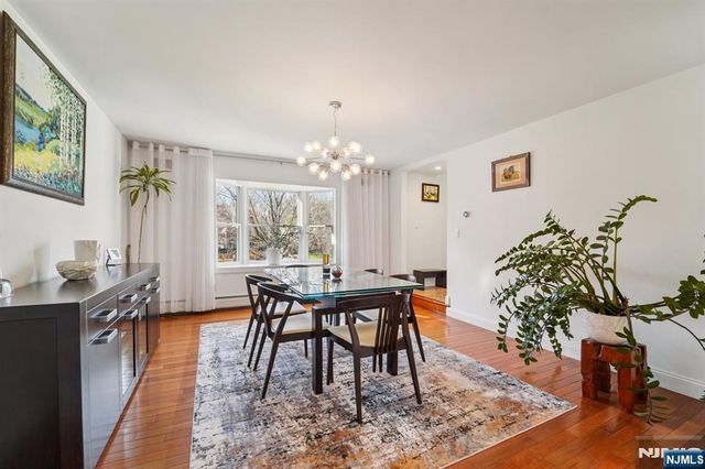 17 Riverside Lane, Holmdel, NJ 07733