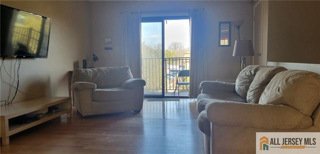 1212 N Oaks Boulevard, North Brunswick, NJ 08902