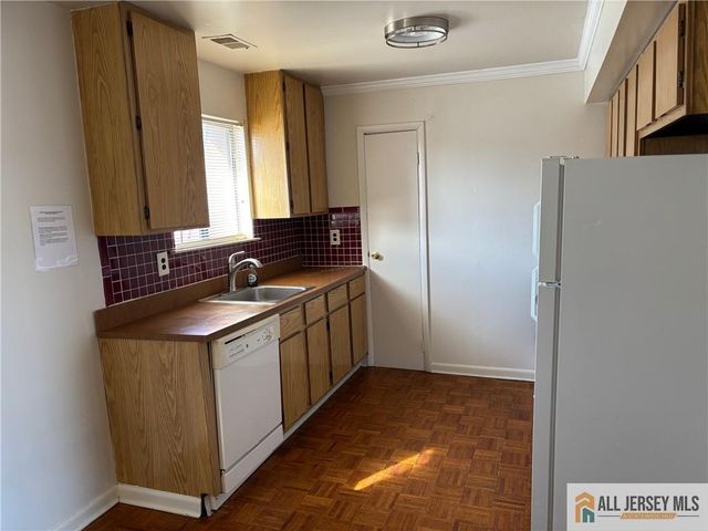 1212 N Oaks Boulevard, North Brunswick, NJ 08902