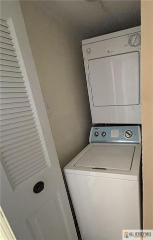 1212 N Oaks Boulevard, North Brunswick, NJ 08902