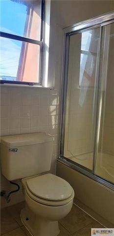 1212 N Oaks Boulevard, North Brunswick, NJ 08902