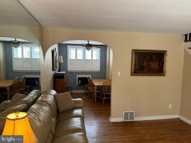 2837 S 7TH ST, Philadelphia, PA 19148